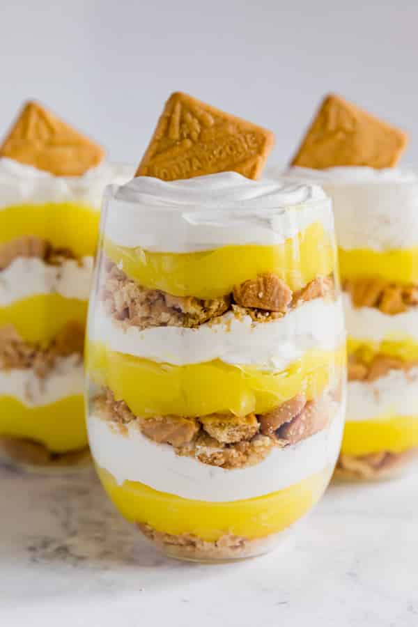 Quick No-Bake Lemon Greek Yogurt Parfaits