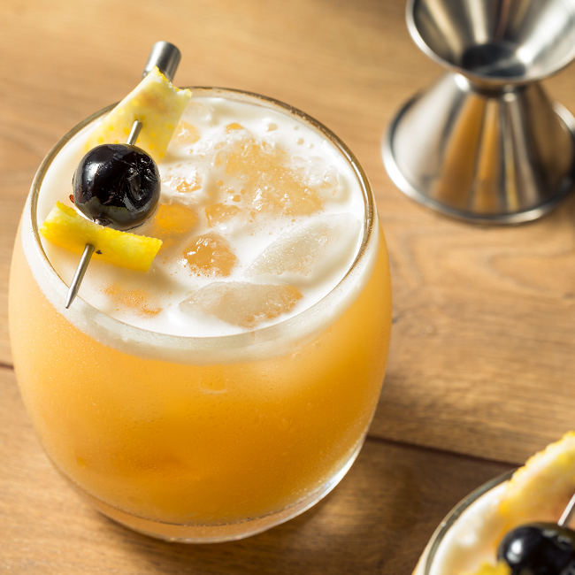 Ginger-Spiced Whiskey Sour with Honey