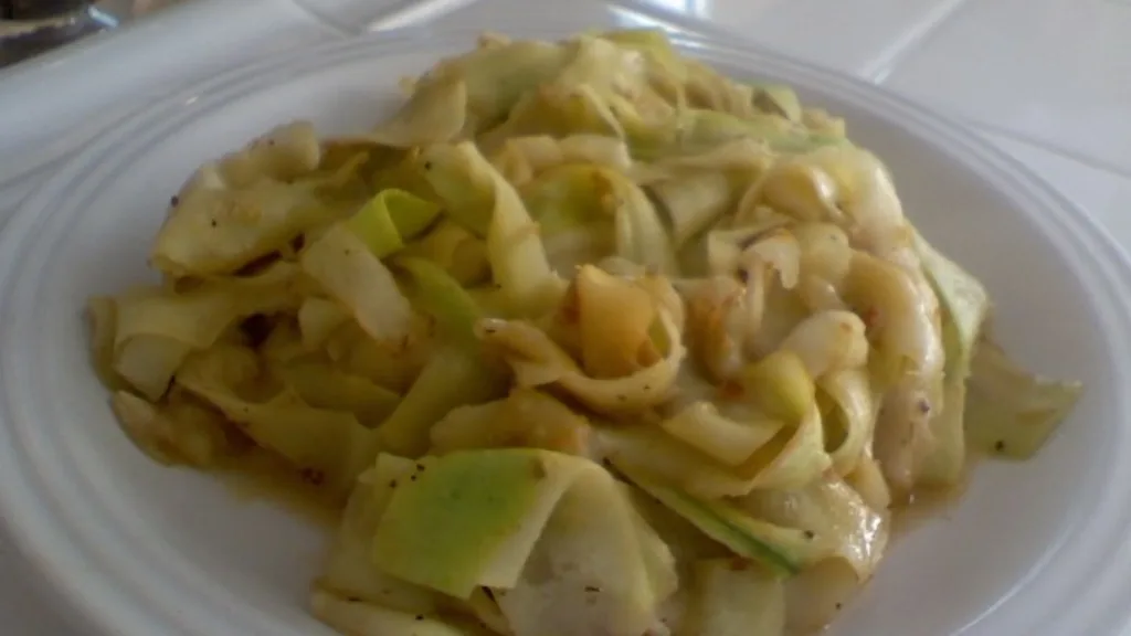 Lowe's Low-Carb Zucchini Noodles with Lemon Garlic