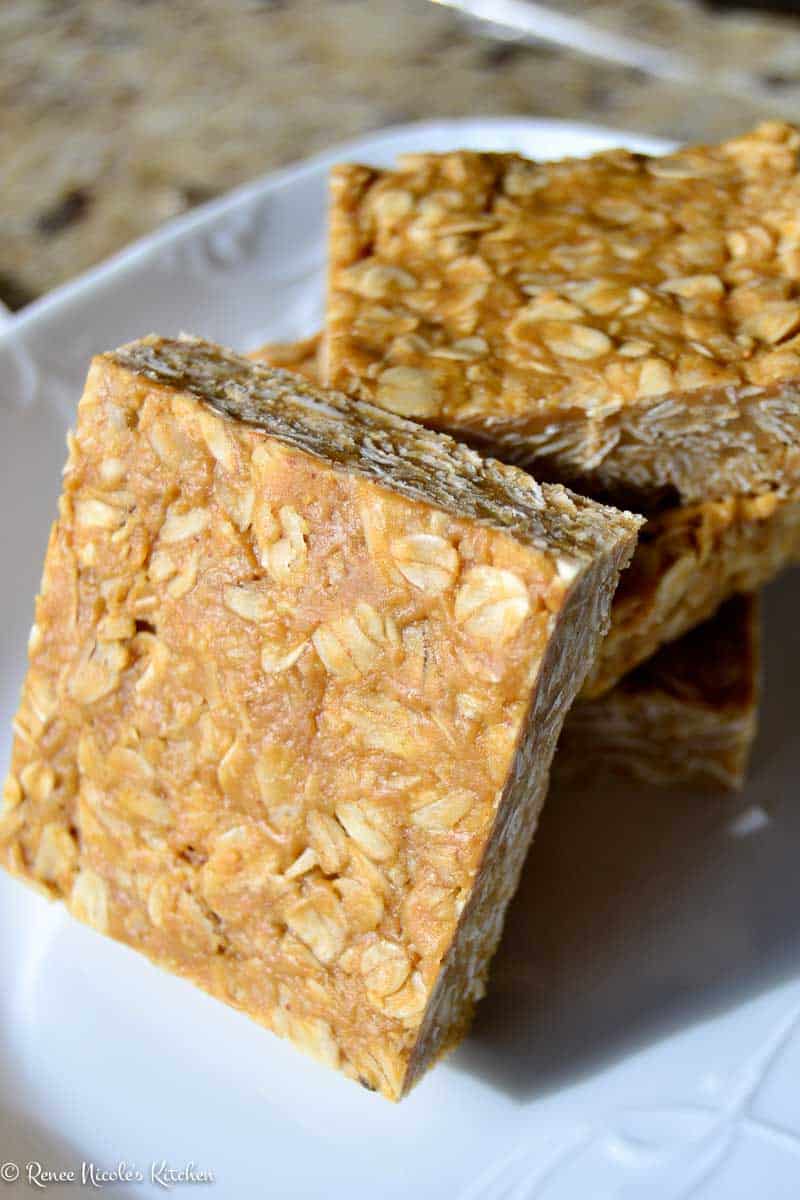 No-Bake Peanut Butter Oatmeal Bars with Honey and Almonds