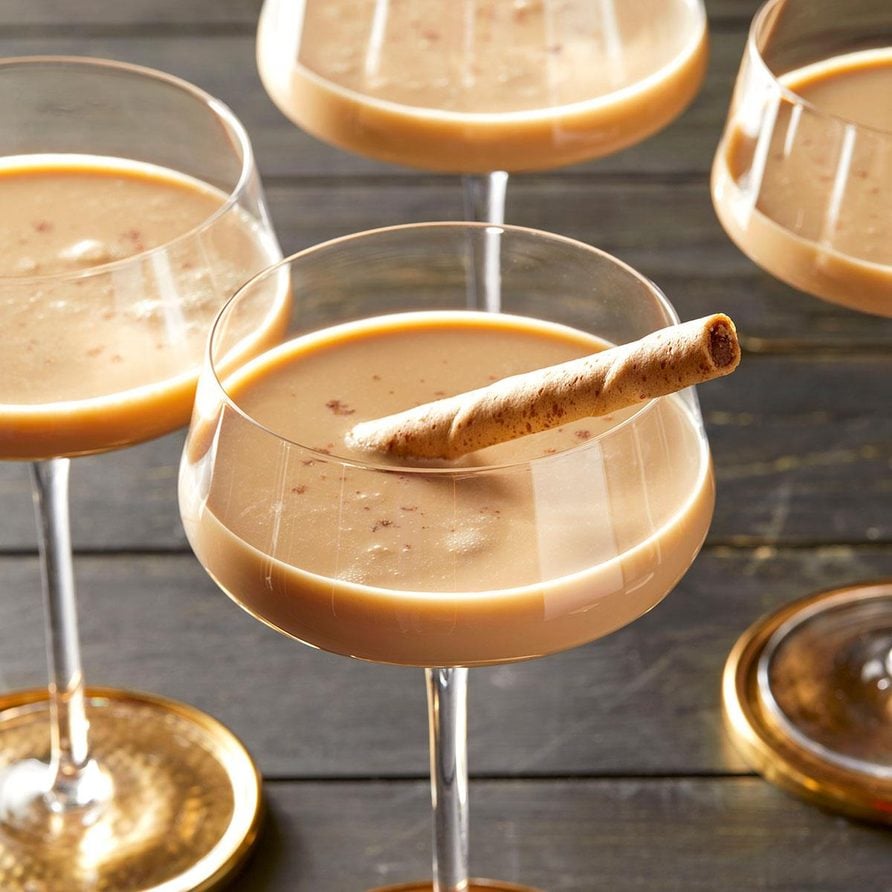 Velvety Brandy Alexander with Cocoa and Cream