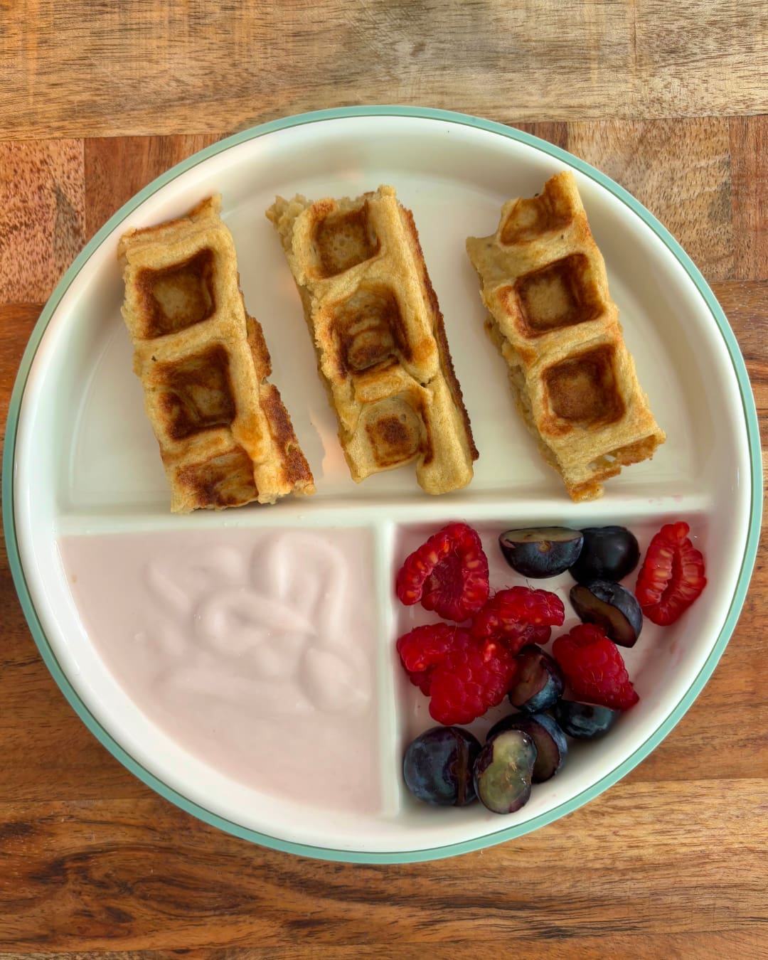 Baby Blender Banana Waffles with Cinnamon
