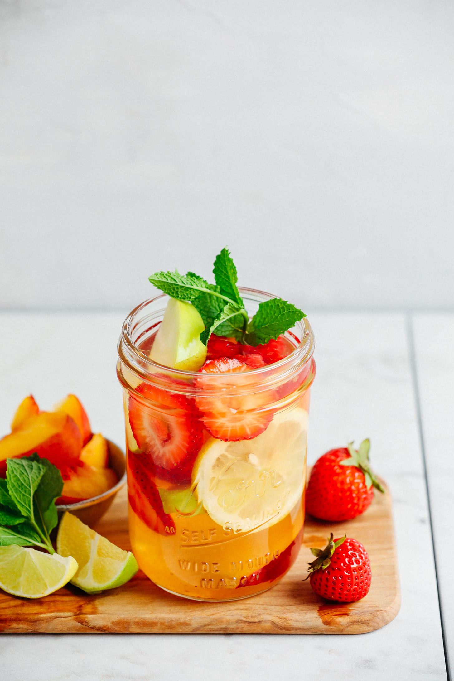 Honey Kiwi White Wine Sangria