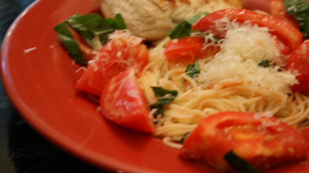 Sun-Kissed Tomato Basil Pasta with Garlic Croutons