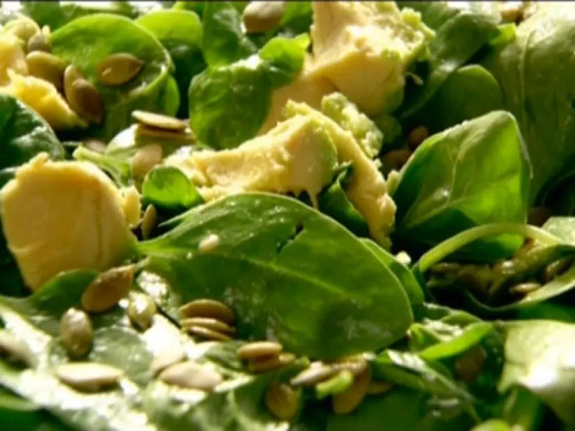 Skin-Supportive Avocado & Pumpkin Seed Salad