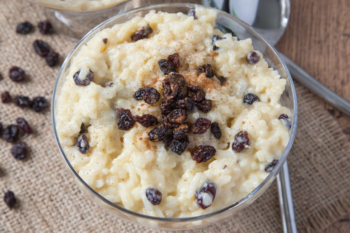 Quick Cinnamon Rice Pudding with Raisins