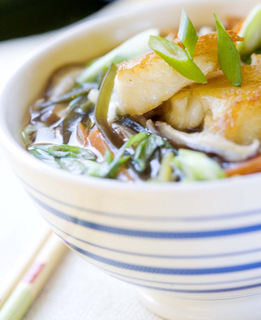 Bonito-Dashi Soba Noodles with Seaweed and Scallions