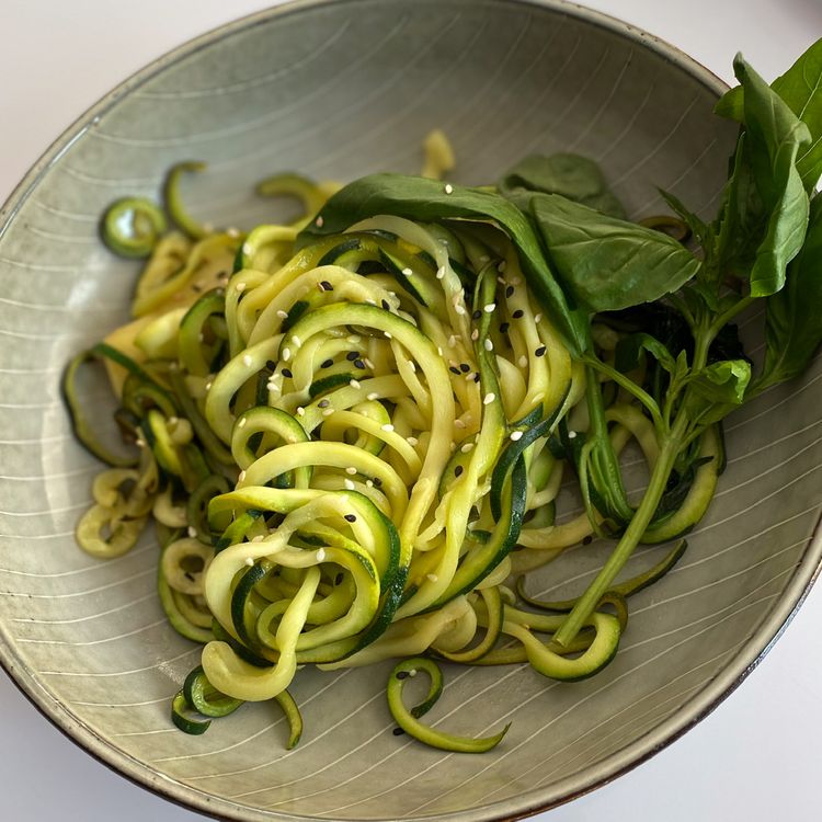 Bloating-Busting Zucchini Noodles with Lemon-Ginger