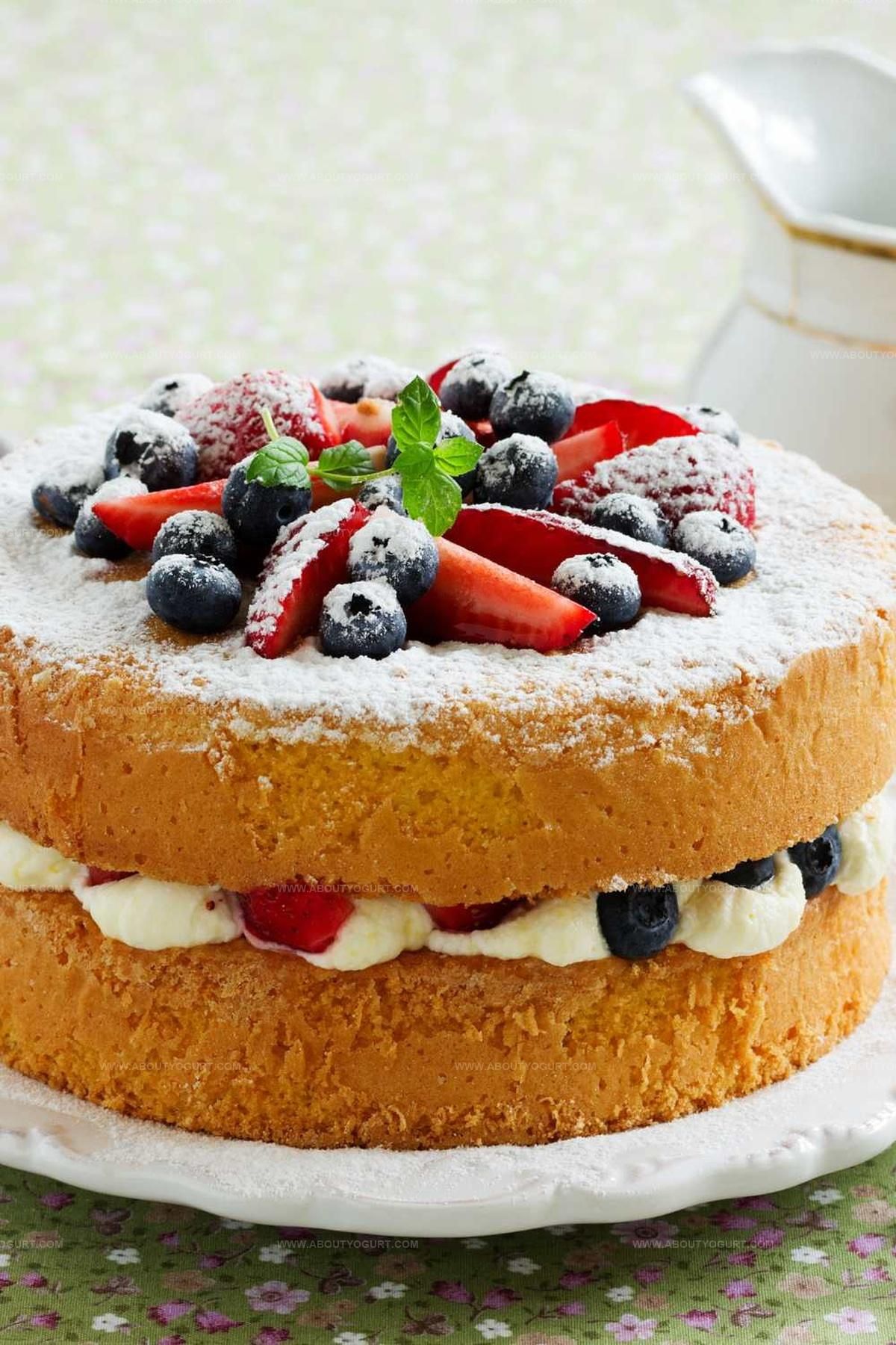 Authentic Sponge Cake with Cloud Mousse and Fresh Berries
