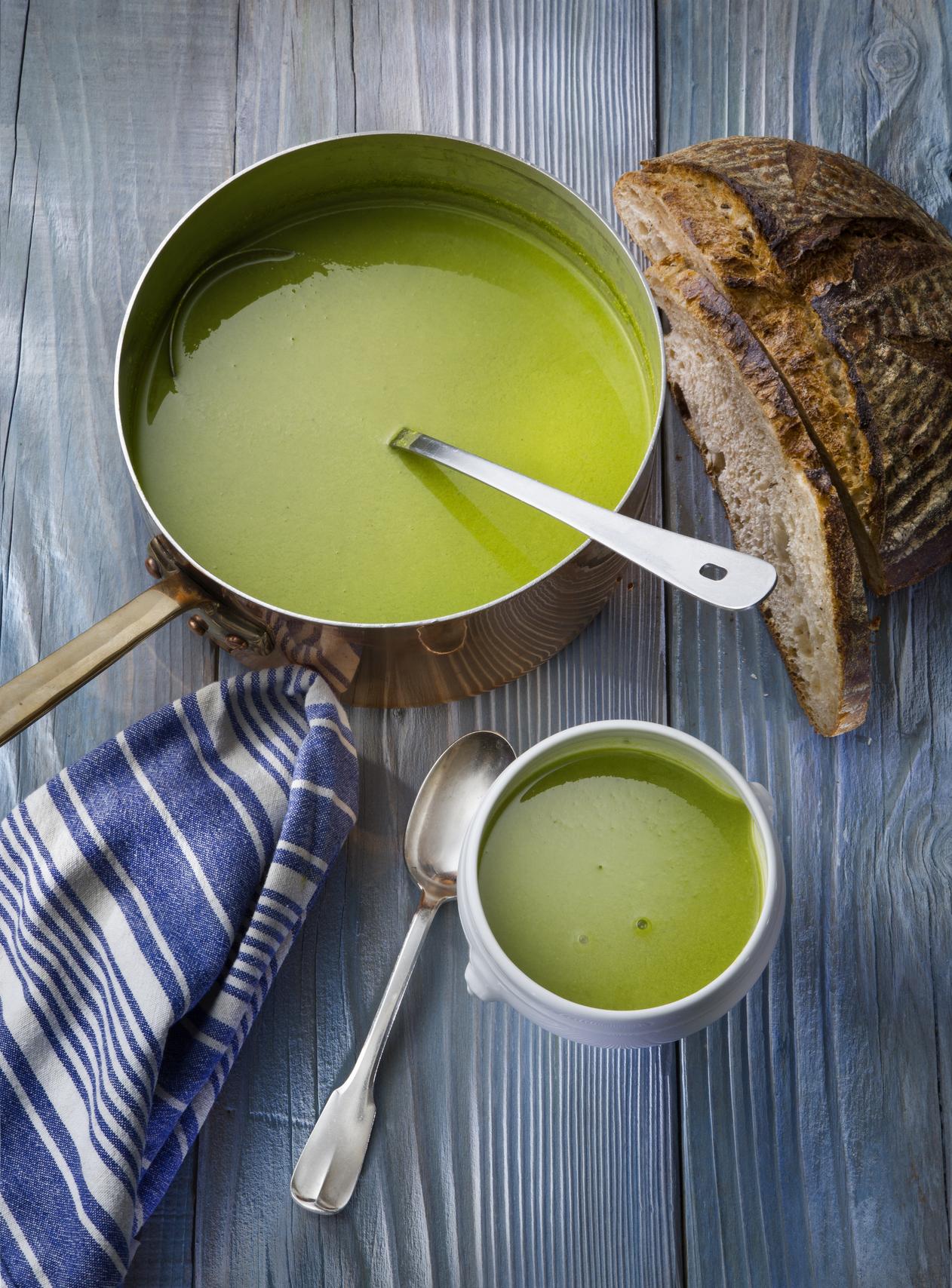 Creamy Pea & Asparagus Spring Soup