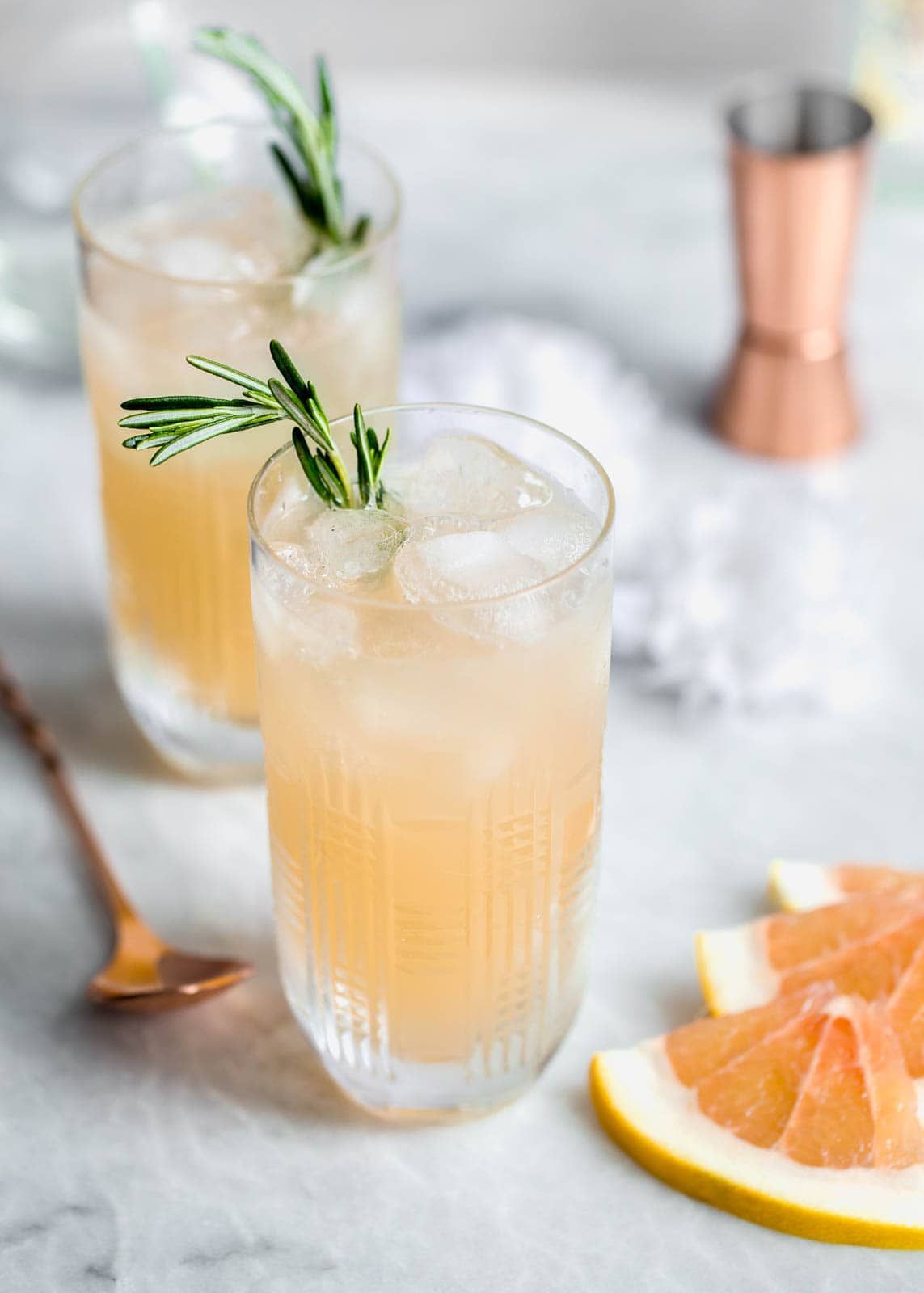 Shaken Citrus-Ginger Git Cocktail