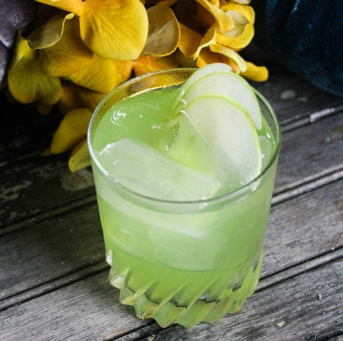 Minted Apple Sour with a Ginger Twist
