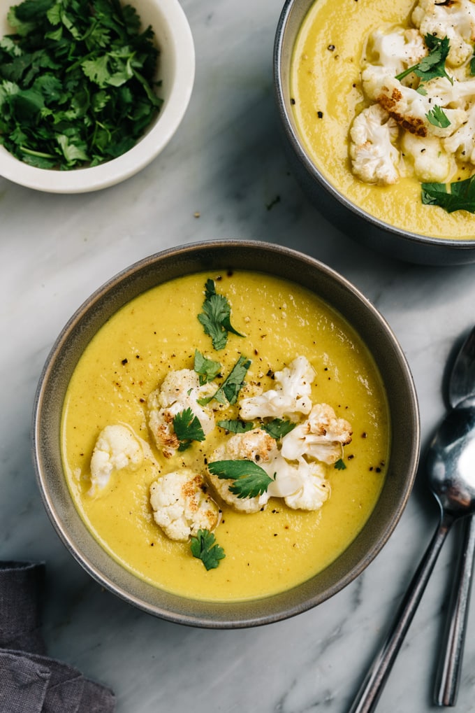 Whole30 Curried Cauliflower and Apple Soup