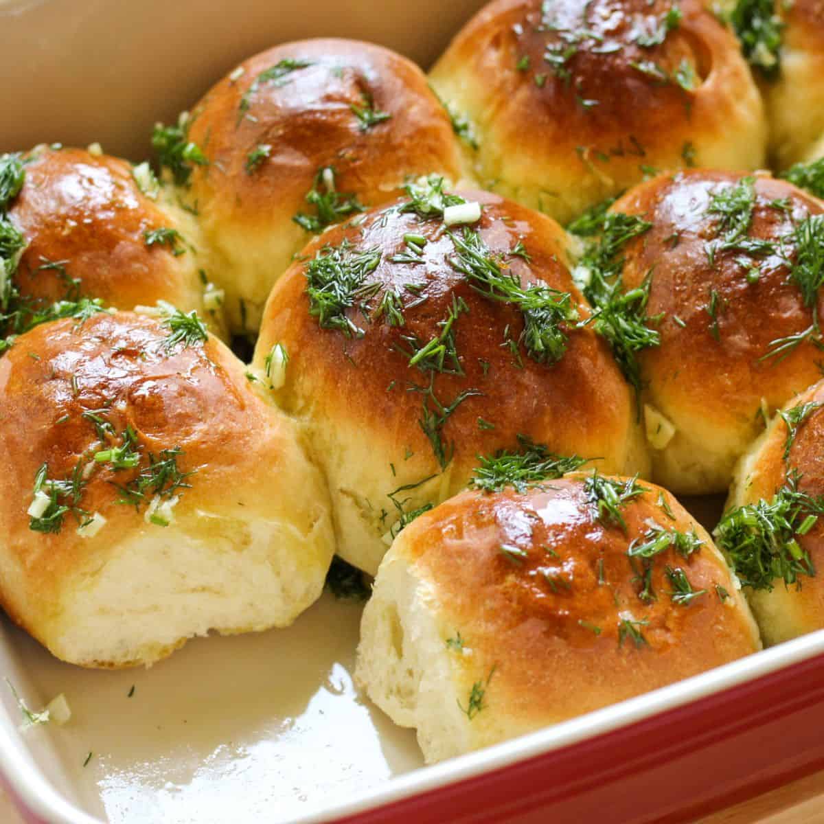 Baked Pampushki with Garlic and Dill