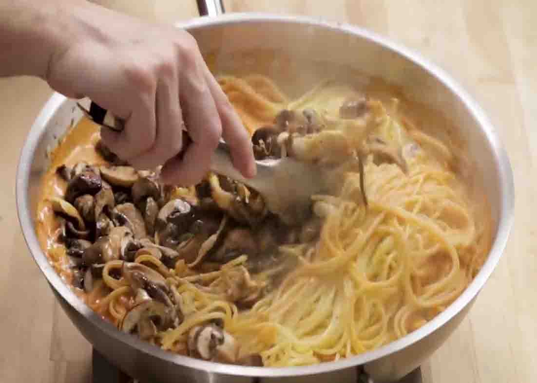 Authentic Coach's Creamy Mushroom & Thyme Pasta