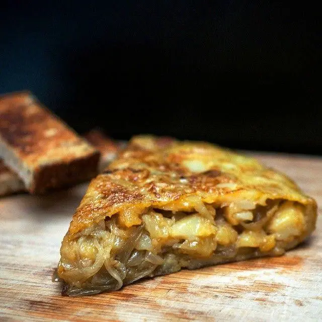 Pan-Fried Tortilla de Patatas with Onion