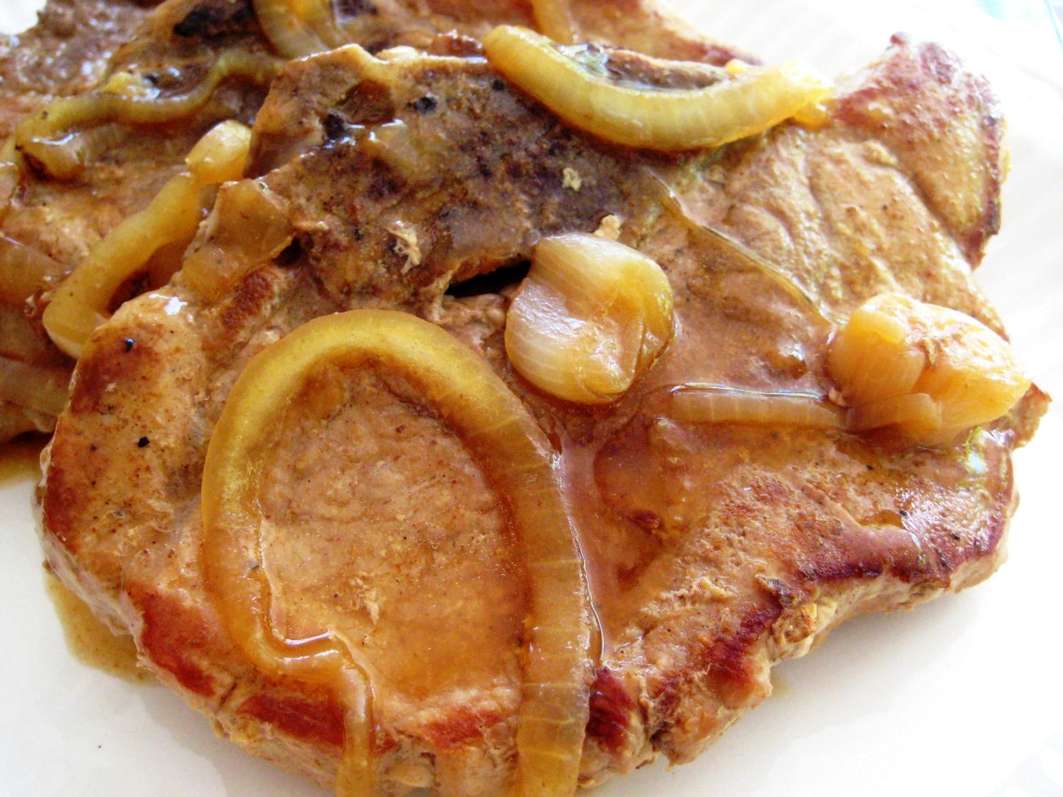 Authentic Southern Smothered Pork Chops