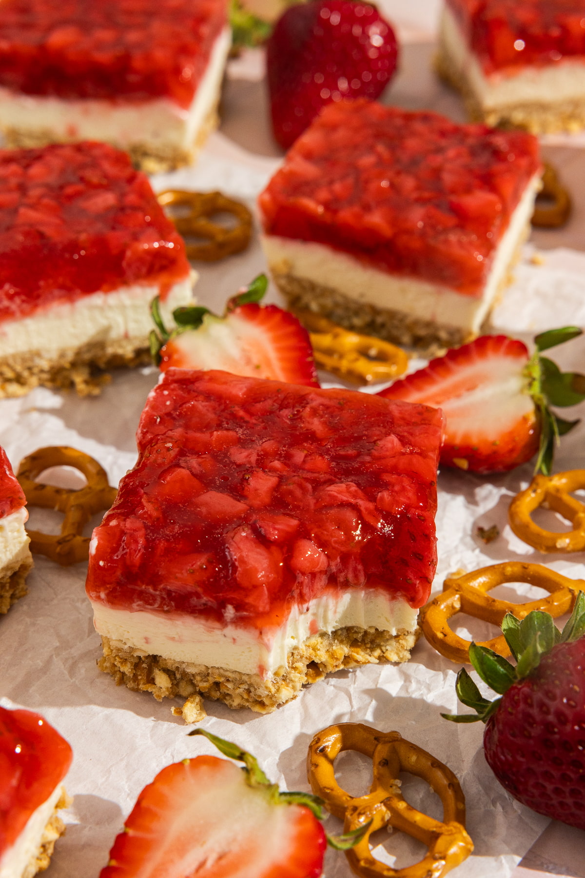 No-Bake Strawberry Pretzel Cheesecake Bars