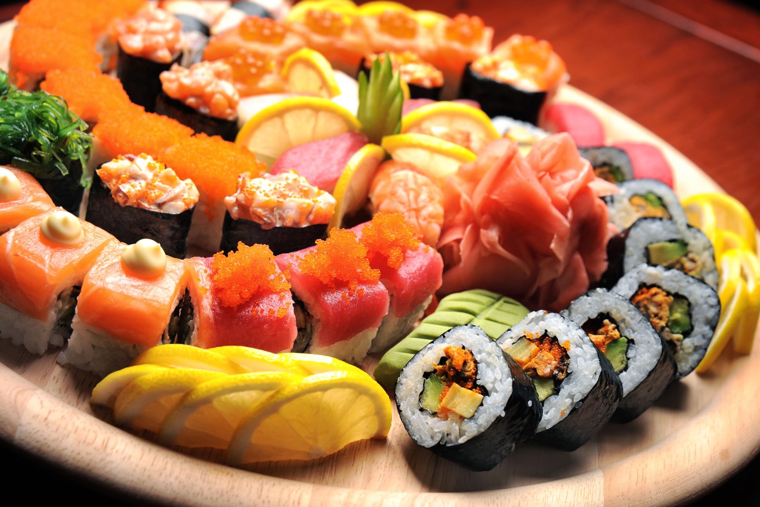 Sushi Handrolls with Spicy Tuna and Avocado