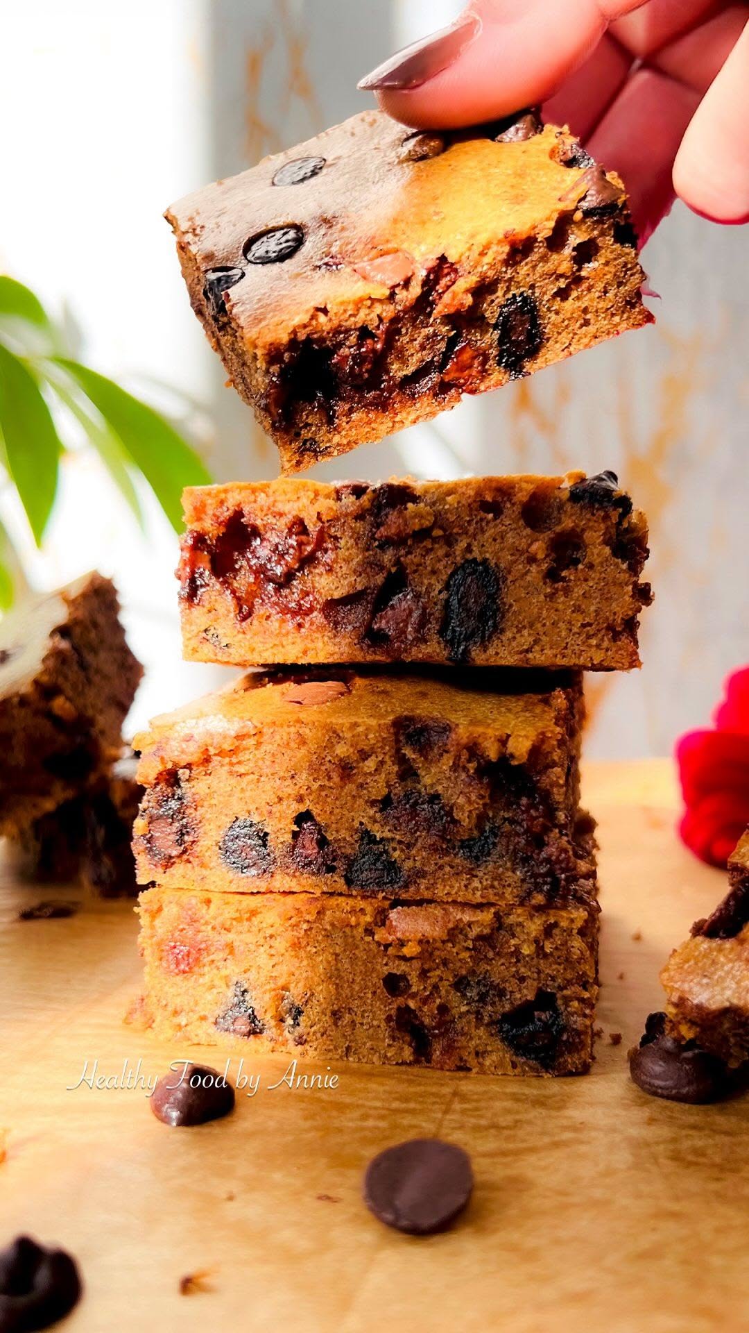 One-Bowl Almond Butter Chocolate Chip Blondies