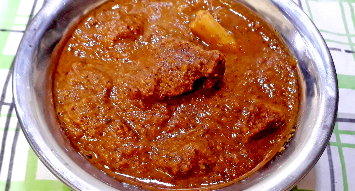 Slow-Cooked Mutton Xacuti with Roasted Coconut and Spices