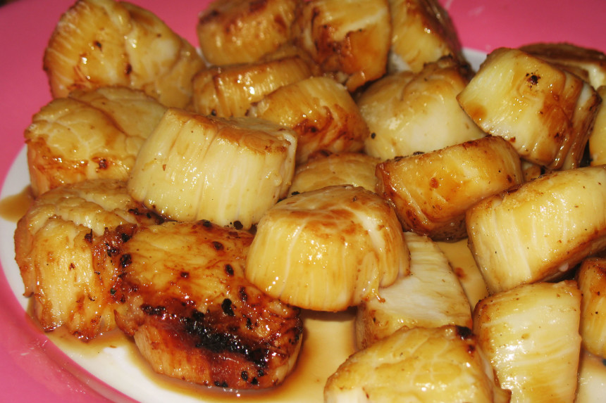 Minimalist Seared Scallops with Authentic Sea Salt