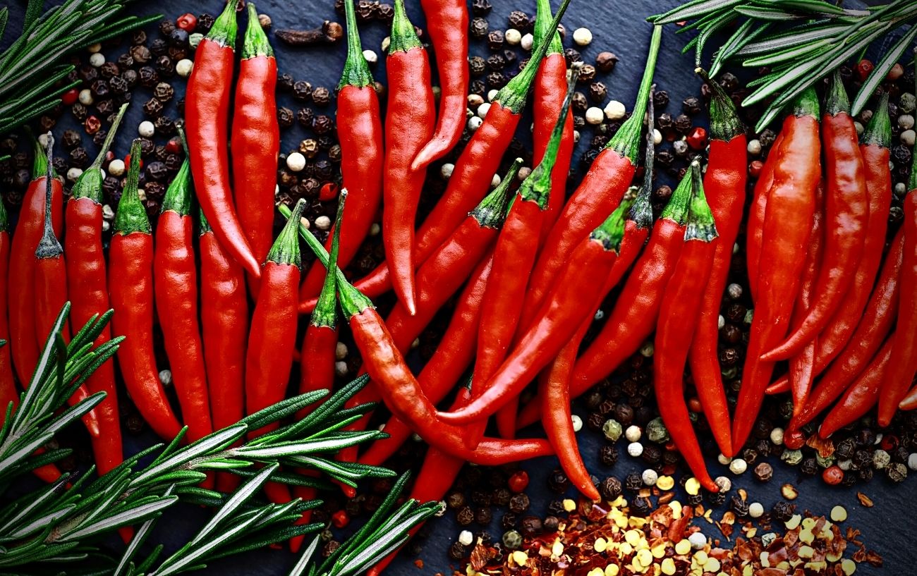 Spicy Stir-Fried Beef with Garlic and Chilies