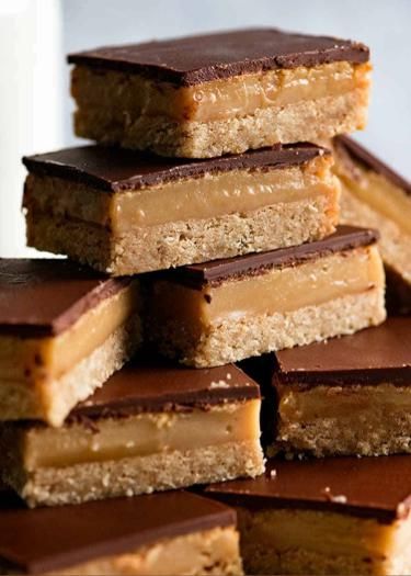 No-Bake Caramel Slice with Sweetened Condensed Milk and Digestive Crust
