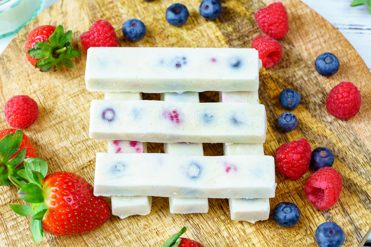 Berry & Yogurt Power Bites (No-Bake)