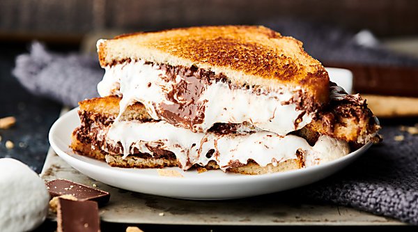 Grilled S'mores Sandwich with Toasted Marshmallow Cream