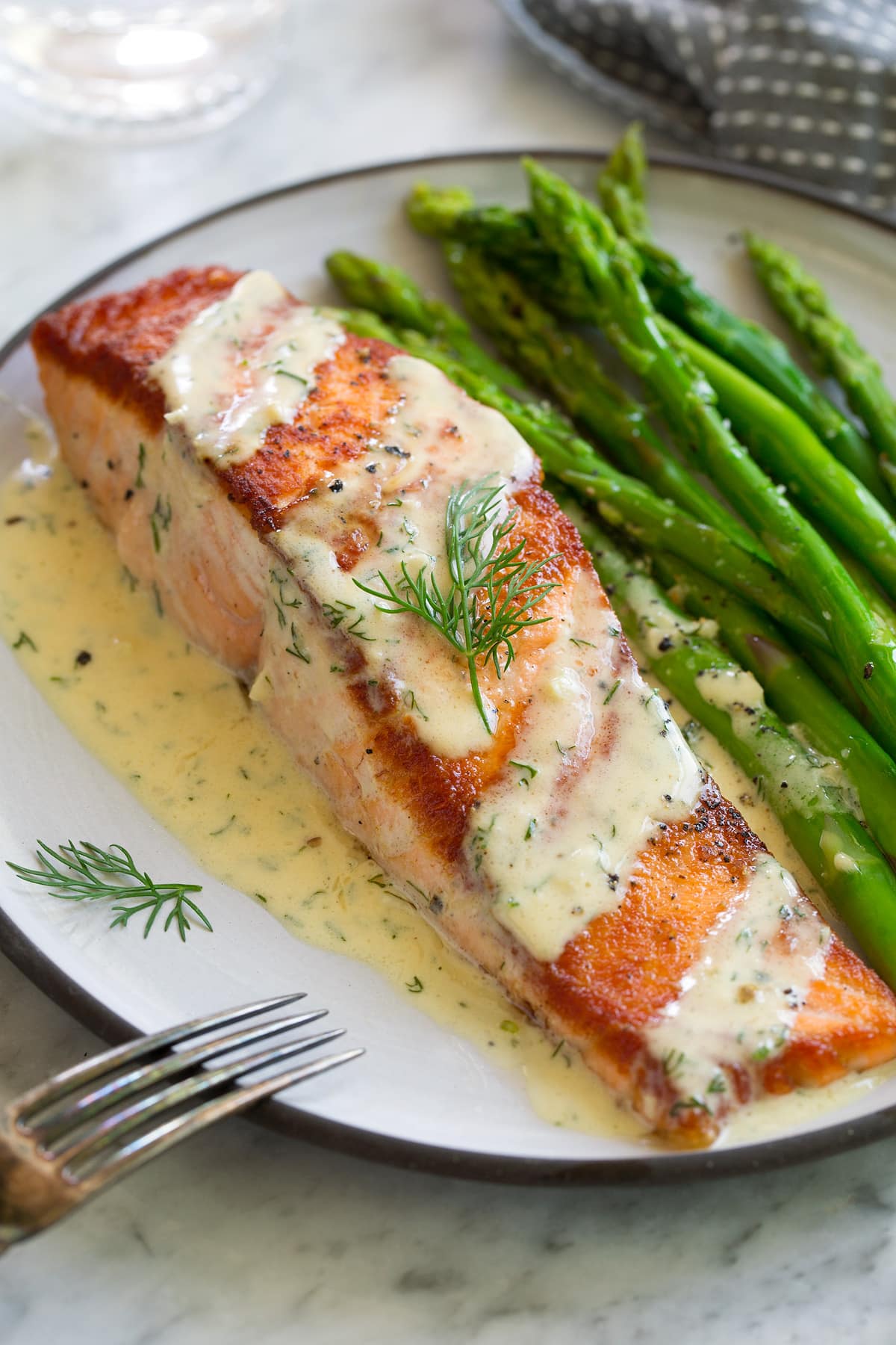 Pan-Seared Salmon with Creamy Dill Sauce and Asparagus