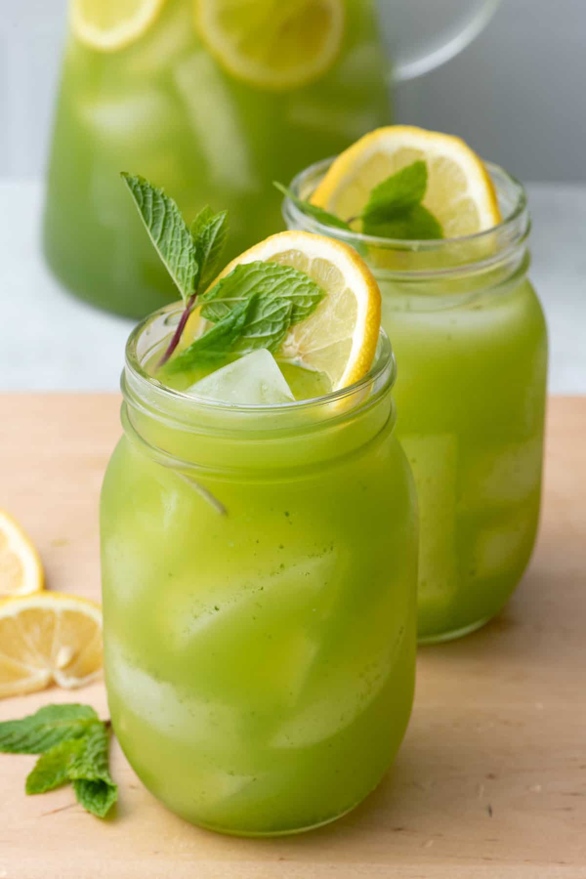 Mint Lemonade with Lime and Fresh Mint Leaves