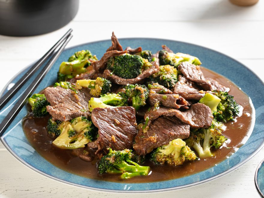 Stir-Fried Beef with Broccoli in Garlic Oyster Sauce