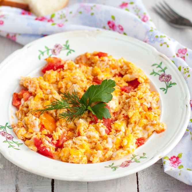 Quick Stir-Fried Egg and Tomato with Scallions