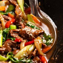 Spicy Street-Style Beef Stir Fry with Crisp Vegetables