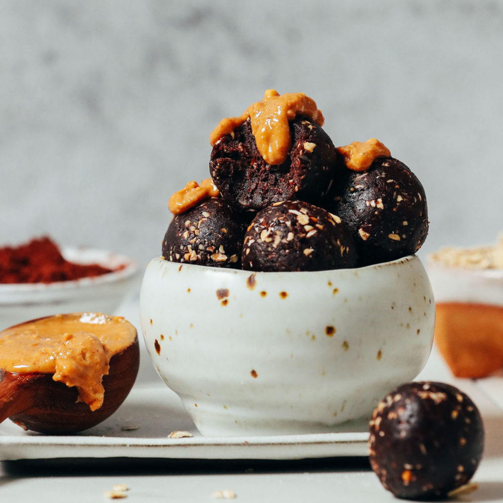 No-Bake Lifelike Chocolate Peanut Butter Dessert Bites