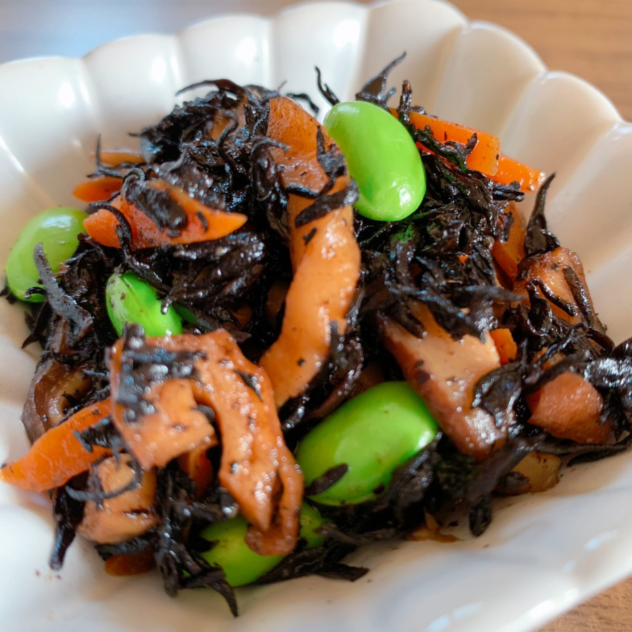 Sautéed Mozuku Seaweed with Garlic and Sesame
