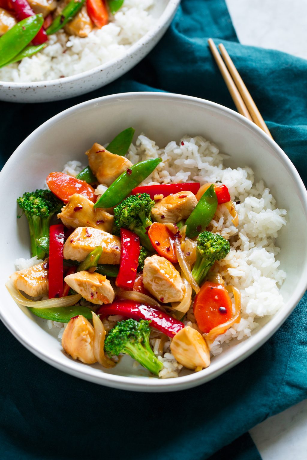 Quick Stir-Fried Chicken with Bell Peppers and Garlic Soy Sauce