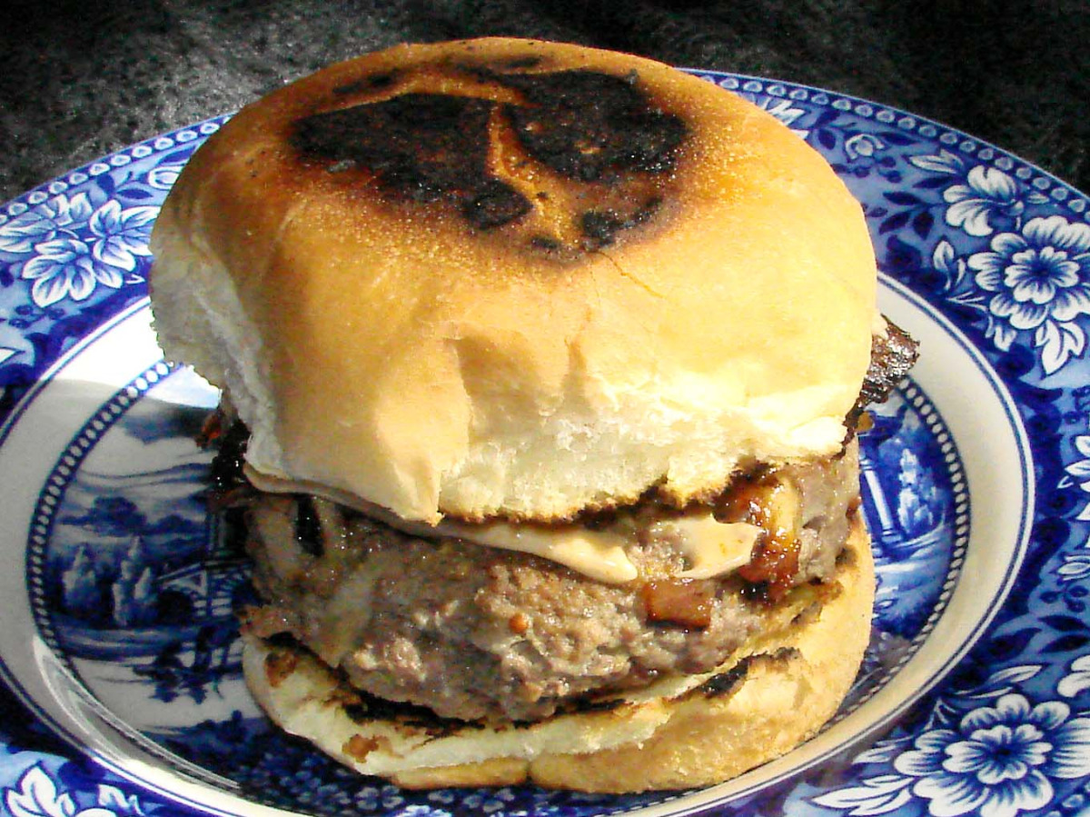 Cattleman's Fun Burger with Apple Relish