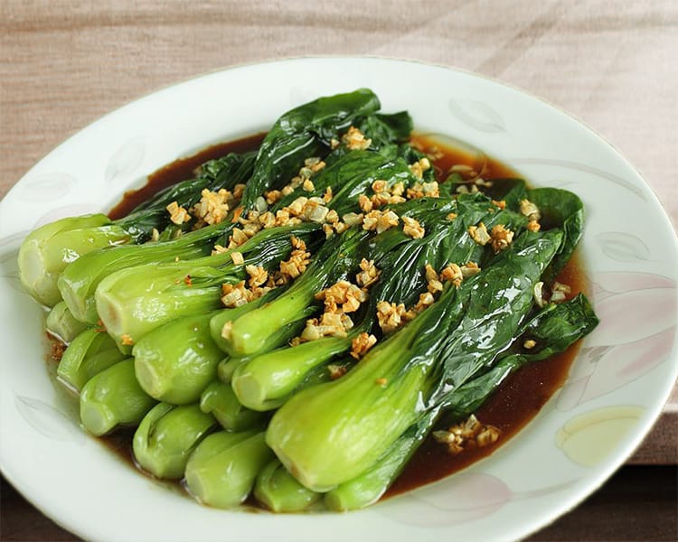 Cantonese Stir-Fried Bok Choy with Garlic and Oyster Sauce