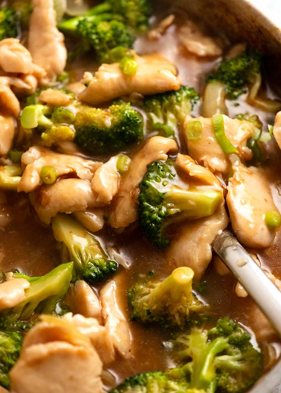 Stir-Fried Chicken with Broccoli and Garlic Soy Sauce