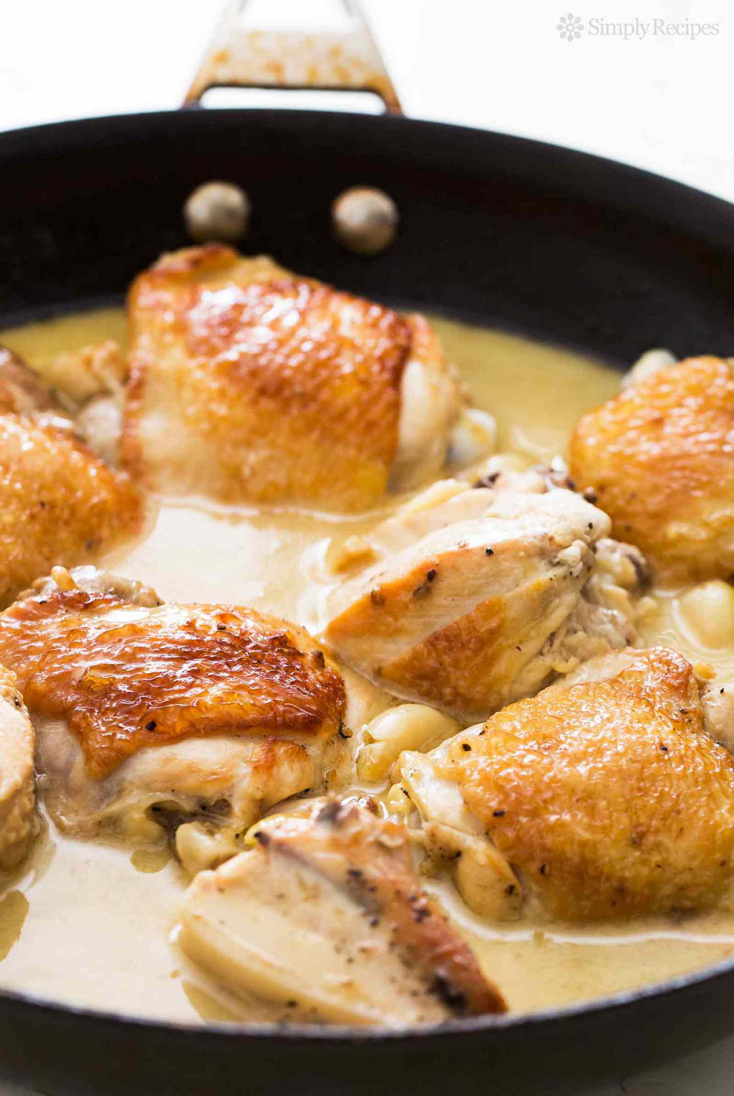 Sautéed Chicken Thighs with Garlic and White Wine Pan Sauce