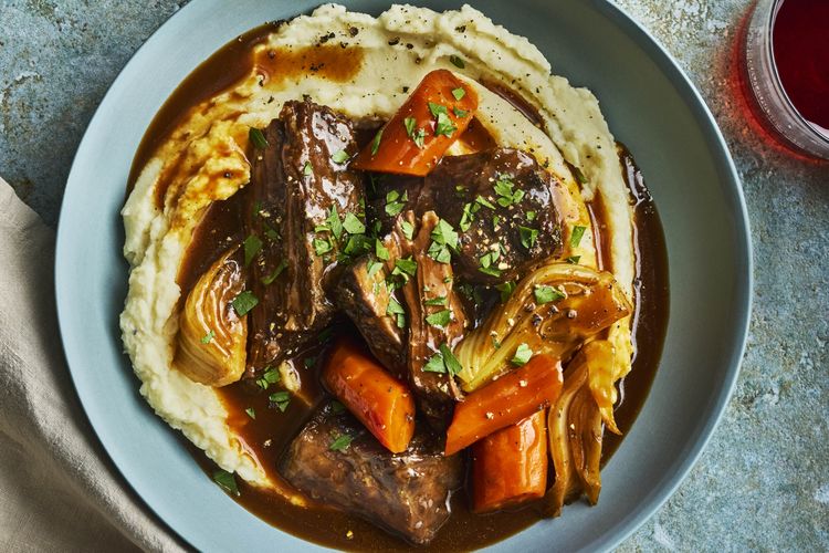 Braised Beef with Mixed Bell Pepper Sauce
