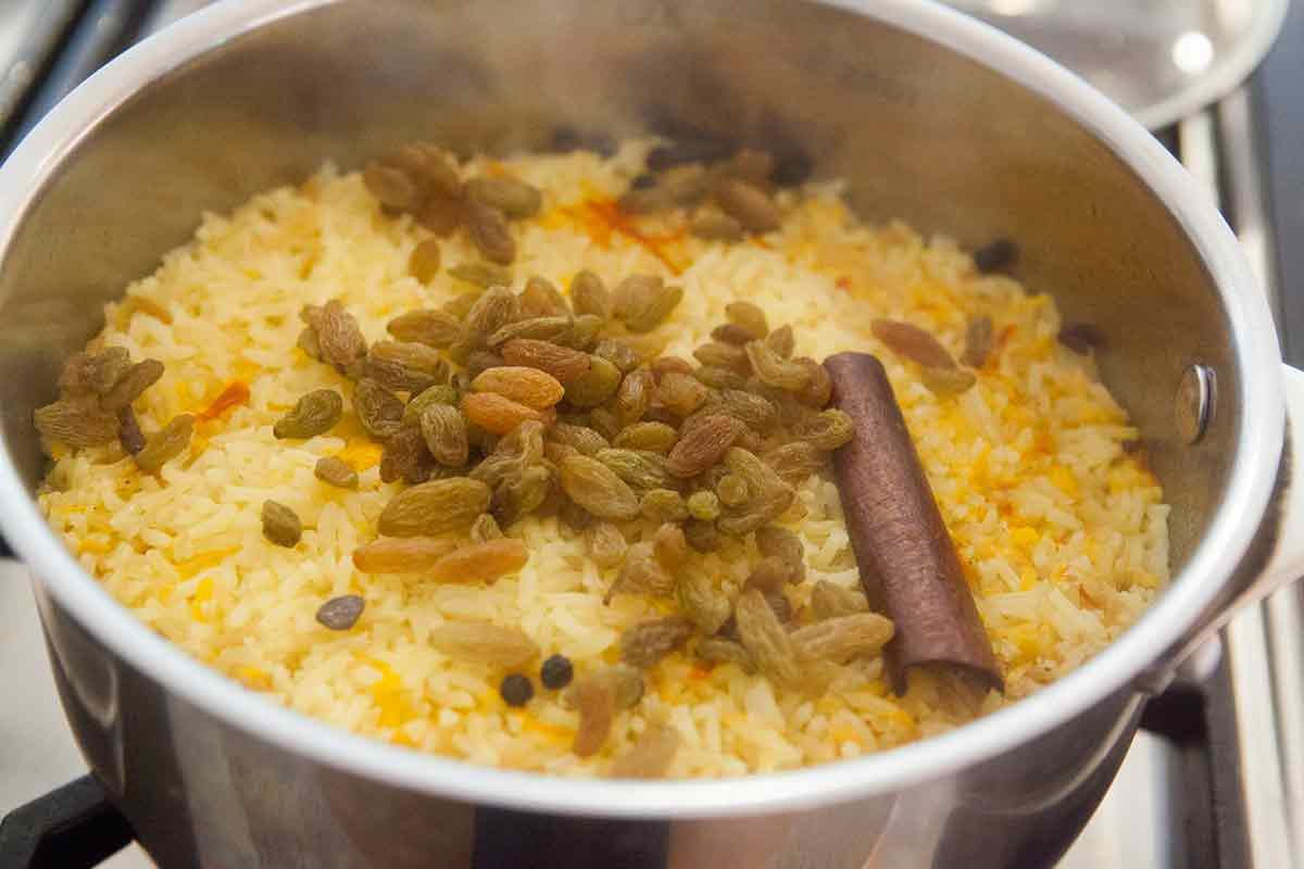 Saffron-Infused Iraqi Rice Pilaf with Toasted Almonds and Raisins
