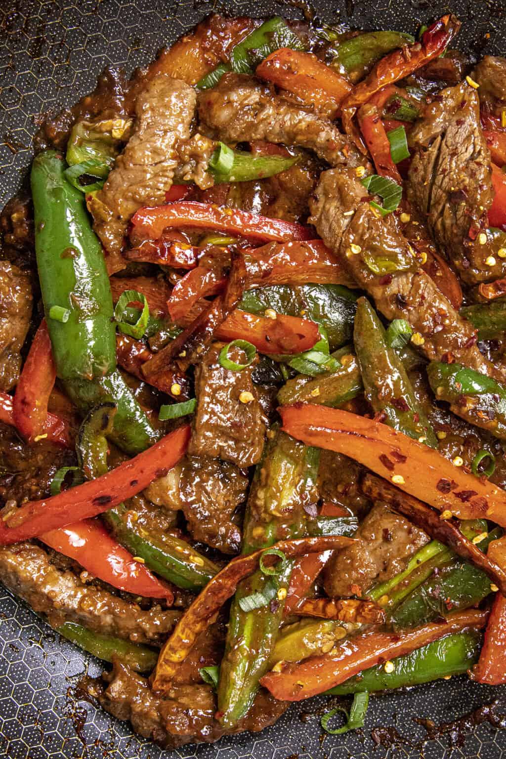 Hunan-Style Spicy Stir-Fried Beef with Chili and Garlic