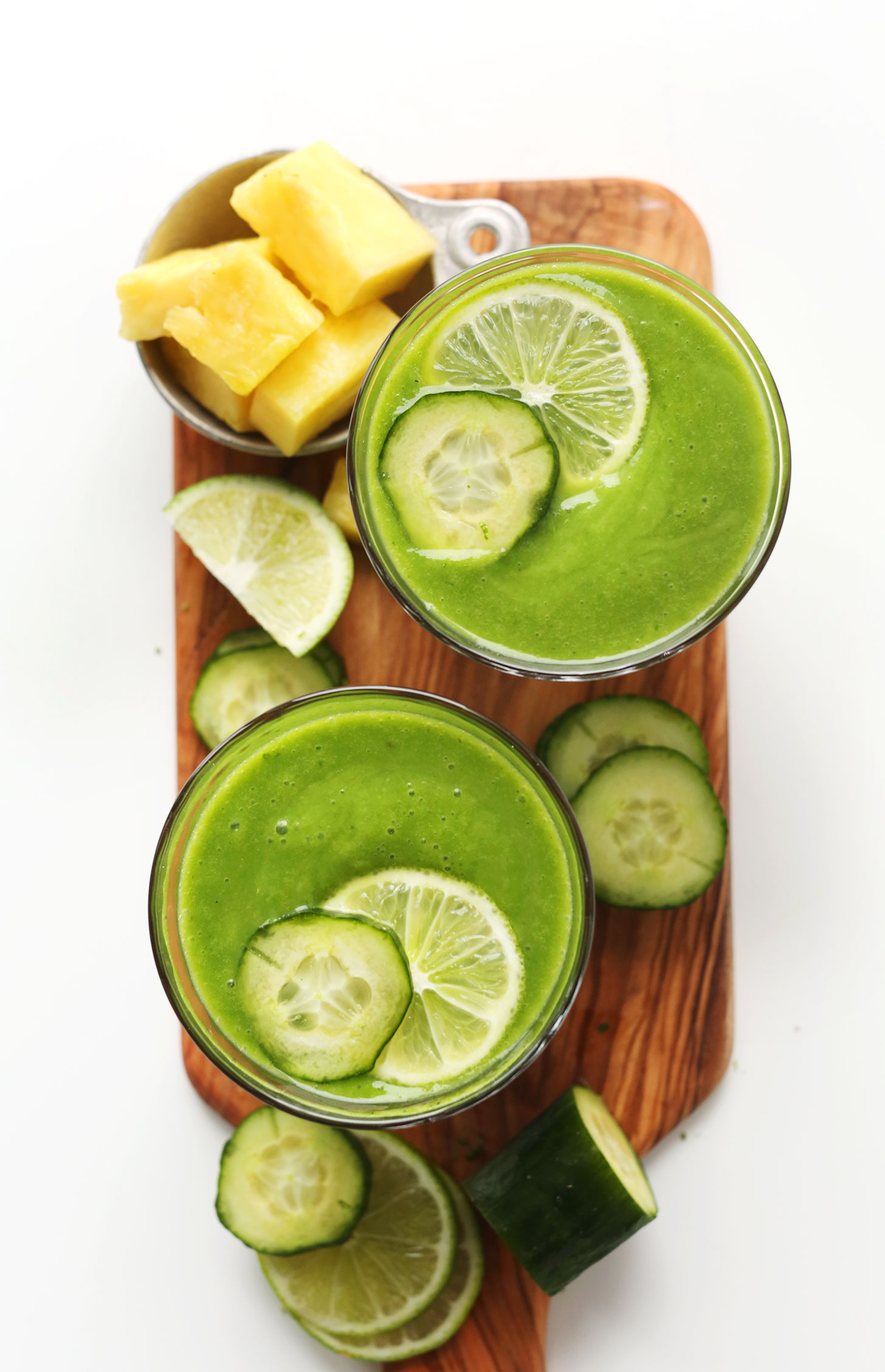 Kombucha Smoothie with Pineapple and Mint