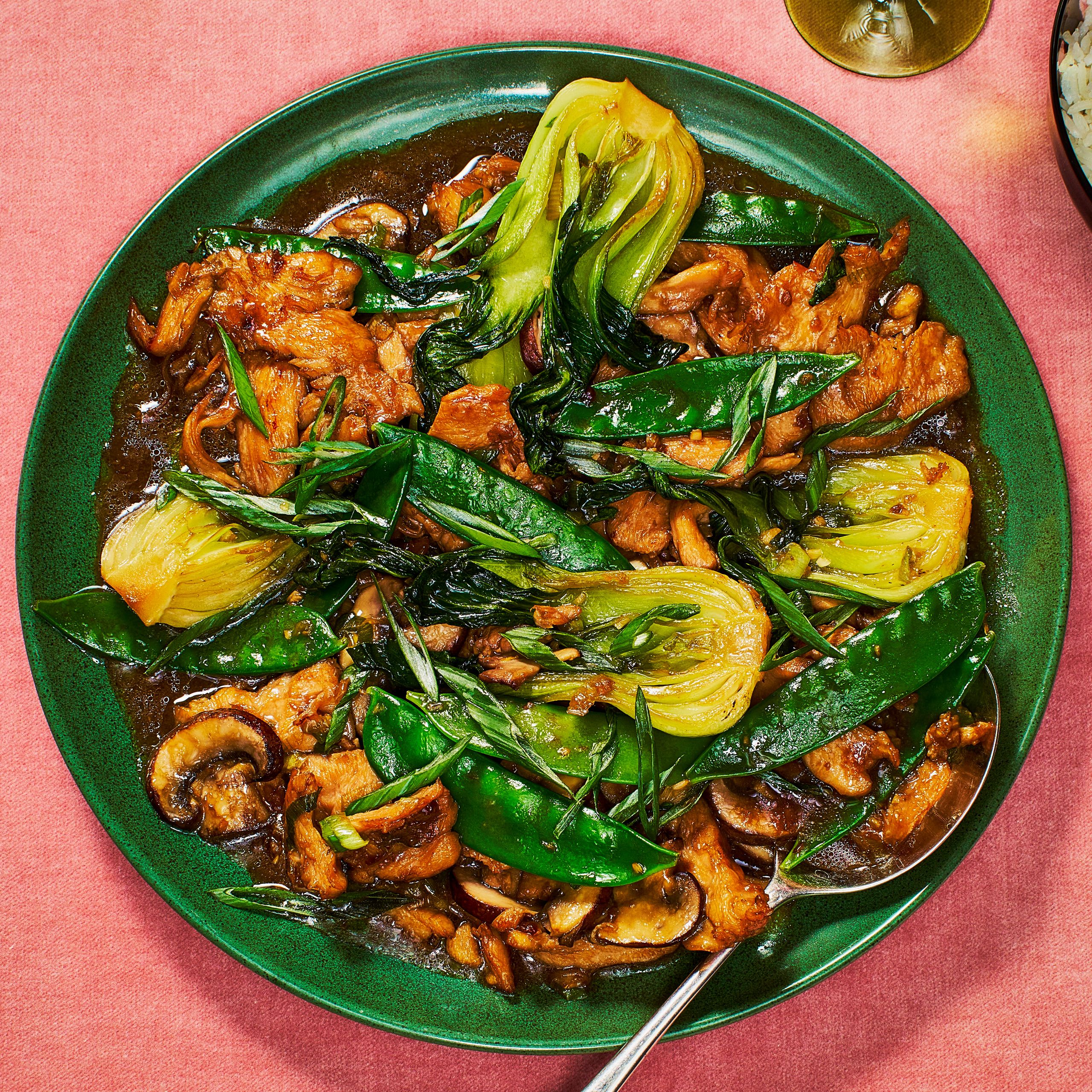 Quick Stir-Fried Garlic Ginger Chicken with Snow Peas