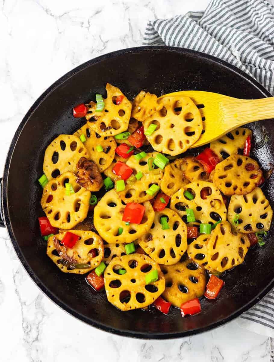 Hunan-Style Stir-Fried Lotus Root and Bell Peppers