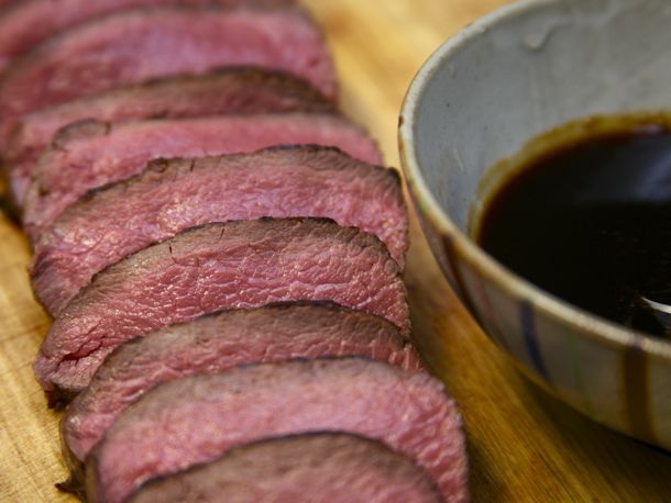 Northern Spice-Rubbed Venison Steak with Juniper Berry Sauce