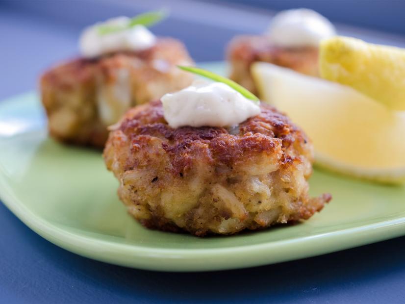 Virginia Beach Blue Crab Cakes with Cajun Remoulade